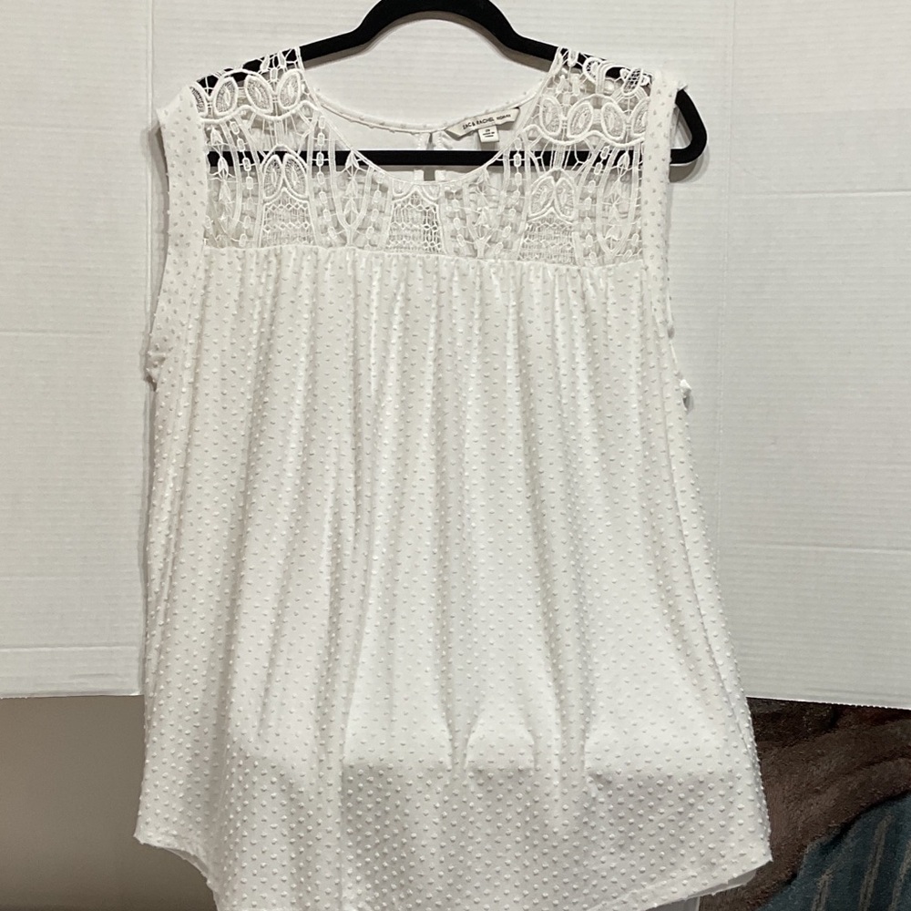 Zac & Rachel White Sleeveless Blouse with Lace Yoke